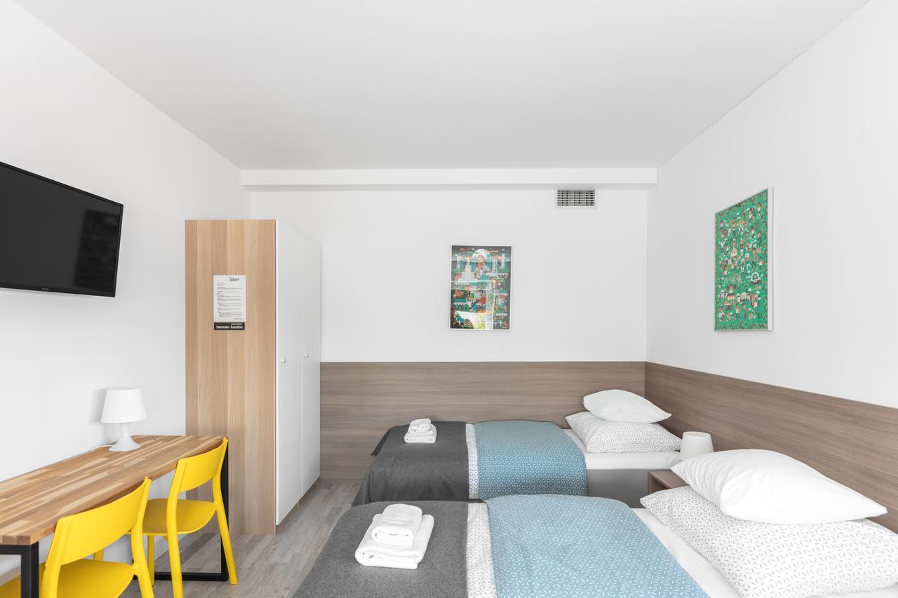 B&B Sport Rooms ワルシャワ エクステリア 写真